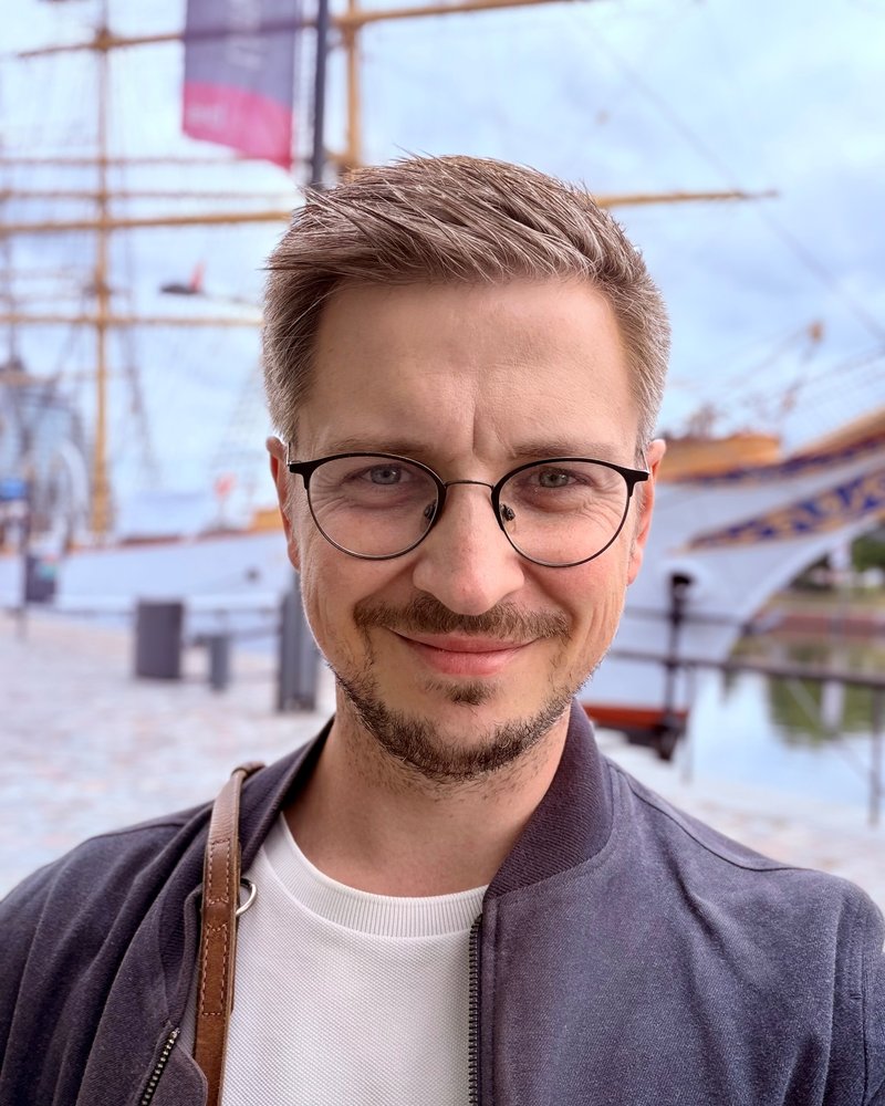 Porträt von Steve Wohlfarth, stellvertretender Vorsitzender des Grünen Labors Gatersleben